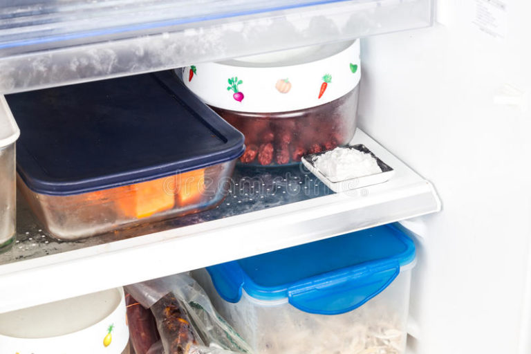 8 способов избавиться от запаха в холодильнике