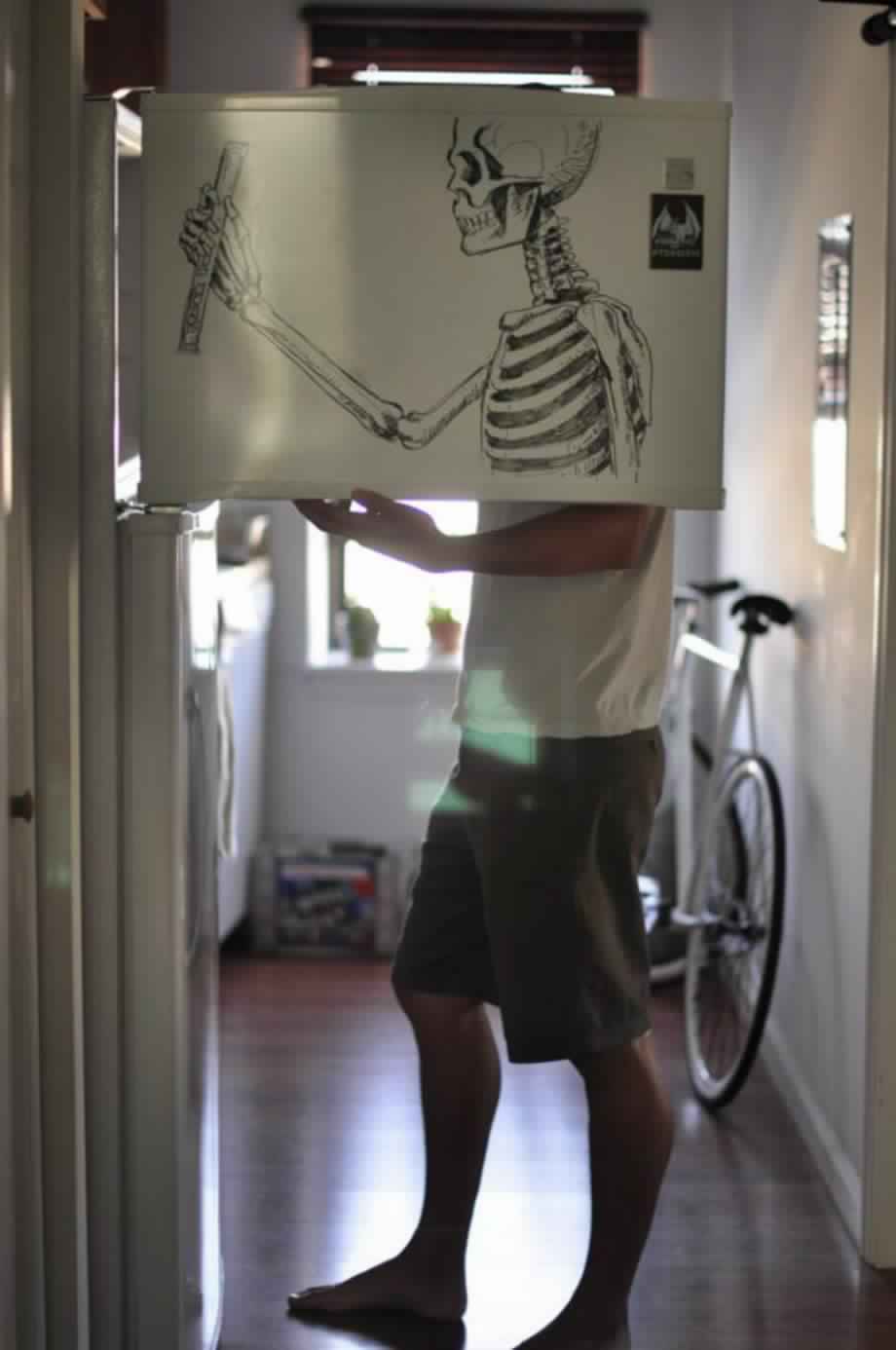 Интересные решения и идеи в фотографиях: Как люди украшают свои холодильники.