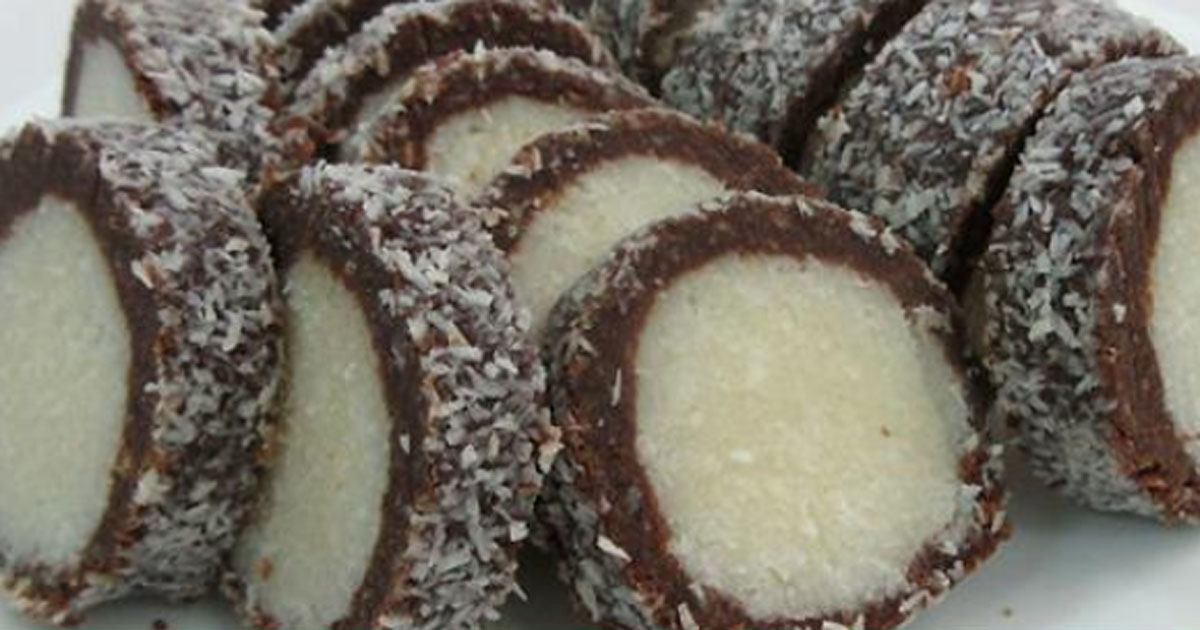 Любимый десерт — кокосовый рулет Раффаэлло