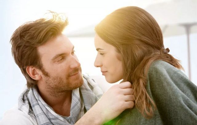 10 фраз, которые говорит мужчина, когда ты ему нравишься