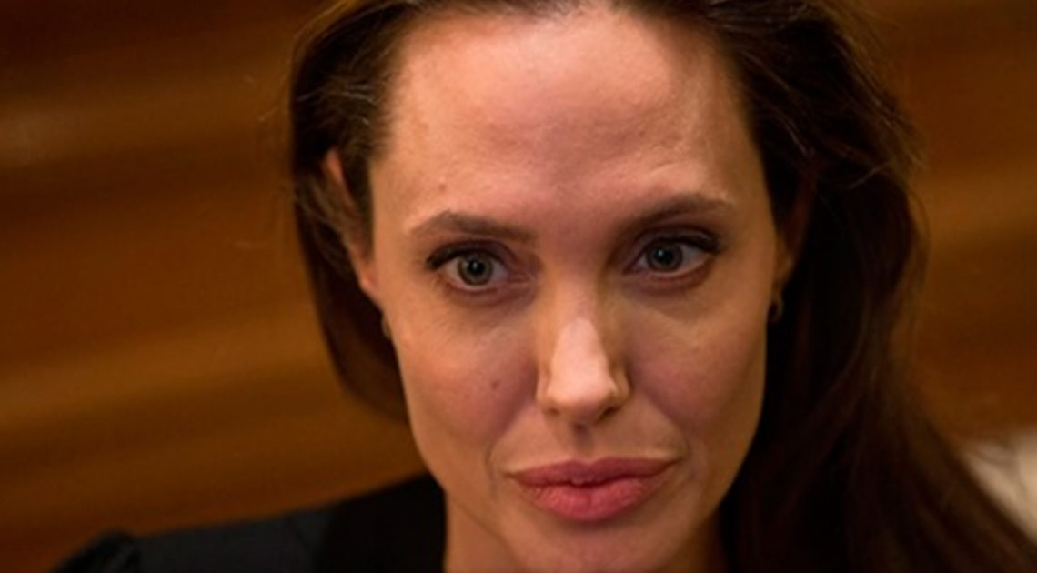«Нет интиму»: Анджелина Джоли отказалась встречаться с мужчинами
