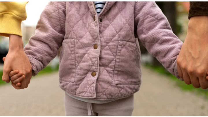 Oženil jsem se po smrti své ženy a jednoho dne mi dcera řekla: „Tati, maminka byla jiná, když jsi byl pryč“.