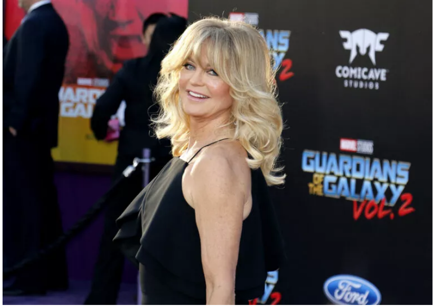 Fotky Goldie Hawn z dovolené v plavkách vyvolaly spoustu komentářů