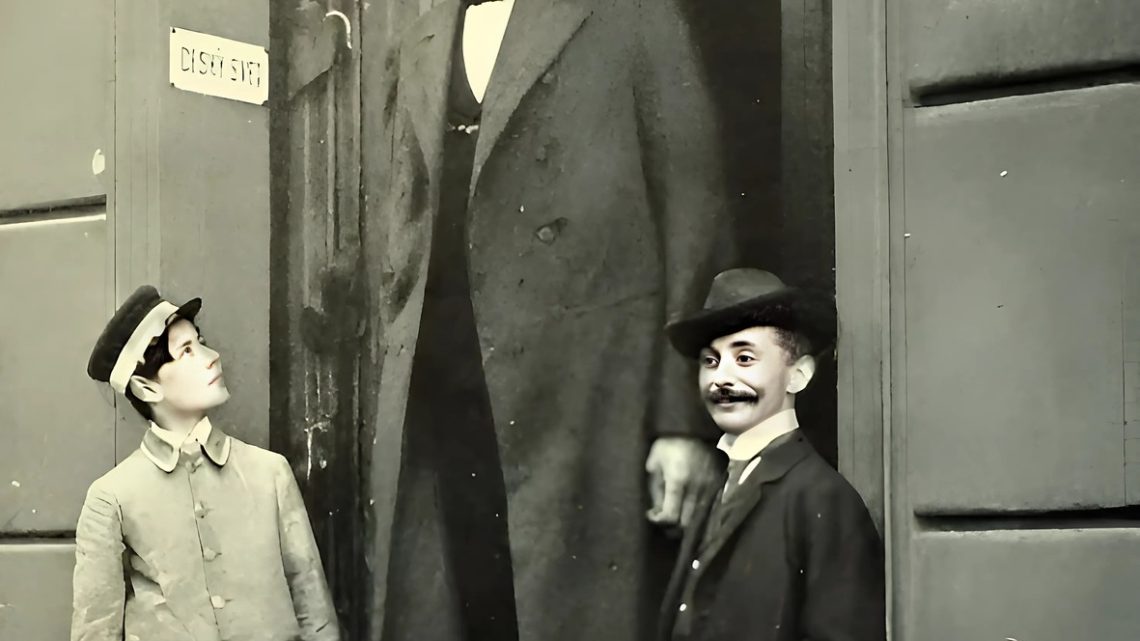 Ani výška 285 cm mu nezabránila v tom, aby se oženil a stal se otcem. Jak tato neobvyklá rodina vypadala? Ani výška 285 cm mu nezabránila v tom, aby se oženil a stal se otcem. Jak tato neobvyklá rodina vypadala?