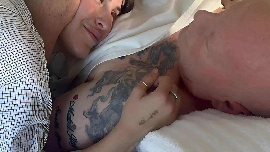 Není jasné, proč příbuzní zveřejňují na internetu fotografie slavných herců trpících vážnými nemocemi….. Není jasné, proč příbuzní zveřejňují na internetu fotografie slavných herců trpících vážnými nemocemi…..