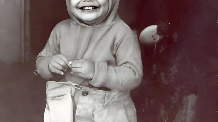 Kvůli svému ochrnutí byl terčem posměchu a pak se stal legendou kinematografie. O kom to mluvíme?
