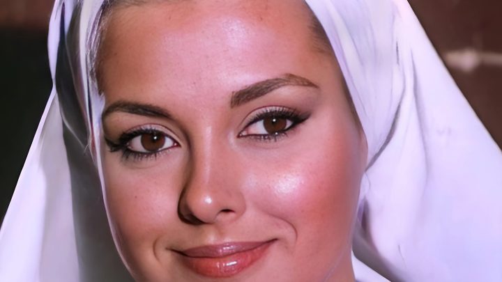 Slavné osobnosti, která si zahrála ve filmu „Korolek – zpívající pták“, je nyní 60 let. Nedávno zveřejnila fotografii v plavkách.