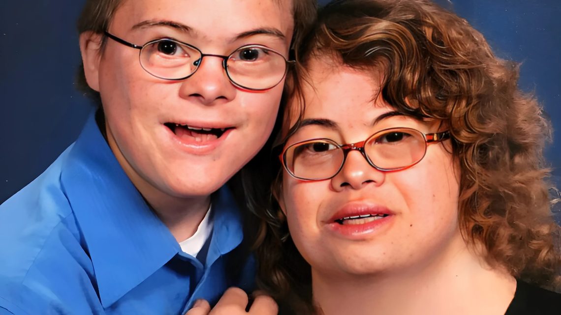Pár s Downovým syndromem, který se rozhodl mít dítě. Jak vypadá jejich syn po 29 letech? Pár s Downovým syndromem, který se rozhodl mít dítě. Jak vypadá jejich syn po 29 letech?