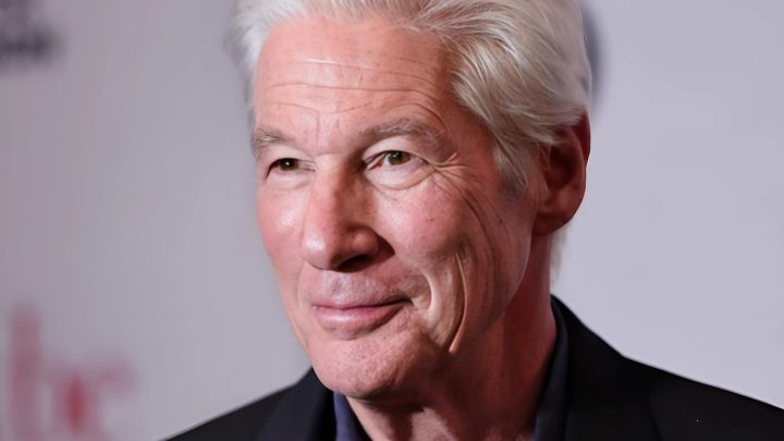 A ve svých sedmdesáti pěti letech se Richard Gere nemůže zbavit pozornosti paparazziů.