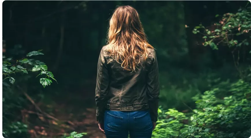 Všiml jsem si, že moje dcera každý den běhá do lesa, a rozhodl jsem se ji sledovat – to, co jsem objevil, mě zbavilo daru řeči. Všiml jsem si, že moje dcera každý den běhá do lesa, a rozhodl jsem se ji sledovat – to, co jsem objevil, mě zbavilo daru řeči.