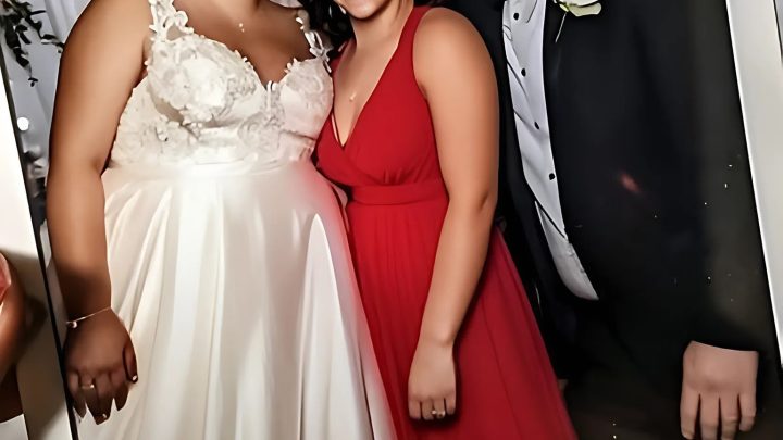 Matka nevěsty vidí, jak ženich uprostřed svatby vstupuje do koupelny s kamarádkou nevěsty.