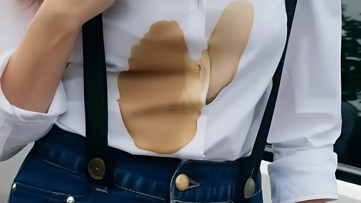 Titulovaný muž na mě vylil kávu a ponížil mě v kavárně — ani netušil, že za to druhý den draze zaplatí.