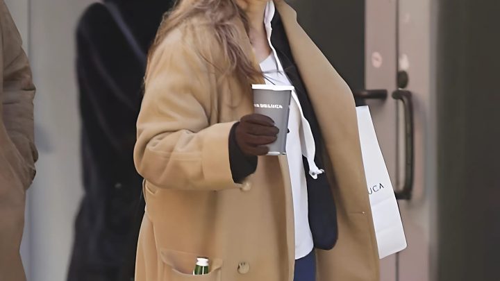 Ikona 70. let Faye Dunaway ve věku 83 let