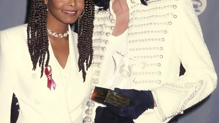 Je velmi podobný strýci Michaelovi, má stejně bílou pleť. Jak vyrostl syn Janet, sestry Michaela Jacksona?