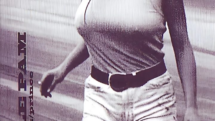 Păm Hardy din junglă: tot ce trebuie să știi despre frumusețea legendară a drag-racingului
%
**Prezența ei îi lăsa pe bărbați fără cuvinte, iar ea a devenit o icoană de neuitat pentru fanii americani ai mașinilor de curse.**  
{{IMAGE 1}}

Dar cine a fost, de fapt, Jungle Păm Hardy și de ce legenda ei trăiește și astăzi? Deși cariera sa în drag-racing a durat doar patru ani, numele ei a rămas sinonim cu farmecul și energia acelor vremuri.

Jungle Păm Hardy nu a fost doar un chip frumos din anii ’70. Cu carisma și frumusețea ei inconfundabile, a adus pe pistă un farmec unic, care captiva publicul la fel de mult ca și zgomotul motoarelor.

În epoca de aur a drag-racingului, când piloții controlau mașinile cu propriile mâini, nu cu calculatoare, Păm a întruchipat spiritul pur al vitezei. Mulți spun că a adus o doză de eleganță acestui sport așa cum nimeni nu a mai reușit.
%
—
%