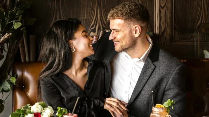 Des années après le lycée, mon crush m’invite au restaurant : j’ai été sidérée quand l’addition est arrivée