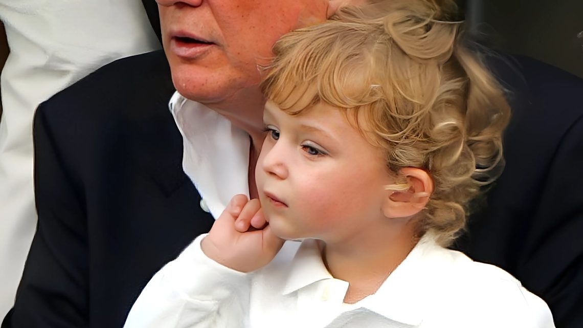 „Visul de doi metri al fetelor”. Ce se știe despre fiul cel mic al lui Trump?
%
De îndată ce Donald Trump a devenit președintele Statelor Unite, familia sa a intrat sub atenția constantă a presei. În special, jurnaliștii au fost curioși în privința fiului cel mic al liderului american. Părinții au făcut tot posibilul să-l țină departe de camere în copilărie, dar acum Barron este suficient de mare pentru a decide singur ce dorește să facă.  
{{IMAGE 1}}
Oricât ar fi încercat Donald și soția sa să-și protejeze copilul de atenția mass-mediei, nu au reușit complet. Copiii persoanelor celebre sunt condamnați să trăiască mereu sub privirile publicului.  
{{IMAGE 2}}
Astăzi, Barron are 19 ani și studiază la o universitate prestigioasă, alegând o specializare legată de afaceri. Tânărul își dedică cea mai mare parte a timpului studiilor și nu este interesat de viața publică sau de propria popularitate.  
{{IMAGE 3}}
Când vine vorba de viața personală, Barron nu duce lipsă de atenție feminină. Multele sale admiratoare sunt atrase de aspectul său elegant, iar milioane de fete ar vrea să fie alături de un tânăr bogat, cunoscut și chipeș ca el. Educat și manierat, el pare un veritabil „burlac de vis”.  
{{IMAGE 4}}
Totuși, pentru moment, relațiile nu sunt o prioritate pentru fiul lui Trump. Barron este concentrat pe carieră și dezvoltare personală, nu pe întâlniri romantice. Așadar, logodna sau căsătoria nu se numără printre planurile sale apropiate.  
{{IMAGE 5}}
%
— „Visul de doi metri al fetelor”. Ce se știe despre fiul cel mic al lui Trump?
%
De îndată ce Donald Trump a devenit președintele Statelor Unite, familia sa a intrat sub atenția constantă a presei. În special, jurnaliștii au fost curioși în privința fiului cel mic al liderului american. Părinții au făcut tot posibilul să-l țină departe de camere în copilărie, dar acum Barron este suficient de mare pentru a decide singur ce dorește să facă.  
{{IMAGE 1}}
Oricât ar fi încercat Donald și soția sa să-și protejeze copilul de atenția mass-mediei, nu au reușit complet. Copiii persoanelor celebre sunt condamnați să trăiască mereu sub privirile publicului.  
{{IMAGE 2}}
Astăzi, Barron are 19 ani și studiază la o universitate prestigioasă, alegând o specializare legată de afaceri. Tânărul își dedică cea mai mare parte a timpului studiilor și nu este interesat de viața publică sau de propria popularitate.  
{{IMAGE 3}}
Când vine vorba de viața personală, Barron nu duce lipsă de atenție feminină. Multele sale admiratoare sunt atrase de aspectul său elegant, iar milioane de fete ar vrea să fie alături de un tânăr bogat, cunoscut și chipeș ca el. Educat și manierat, el pare un veritabil „burlac de vis”.  
{{IMAGE 4}}
Totuși, pentru moment, relațiile nu sunt o prioritate pentru fiul lui Trump. Barron este concentrat pe carieră și dezvoltare personală, nu pe întâlniri romantice. Așadar, logodna sau căsătoria nu se numără printre planurile sale apropiate.  
{{IMAGE 5}}
%
—