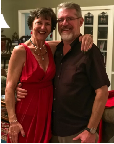 J’ai servi un couple huppé en vol, et le lendemain ma mère m’a présenté son jeune fiancé… c’était le même homme