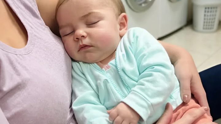 Po noční směně jsem usnula v prádelně se svým dítětem – když jsem se probudila a otevřela pračku, ztuhla jsem na místě.