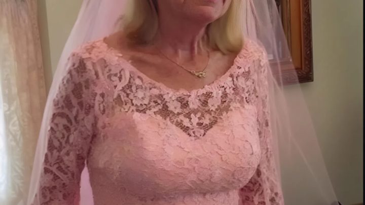 Moje snacha se zasmála, když uviděla růžové svatební šaty, které jsem si ušila. Ani ve snu mě nenapadlo, že se mě můj syn zastane.