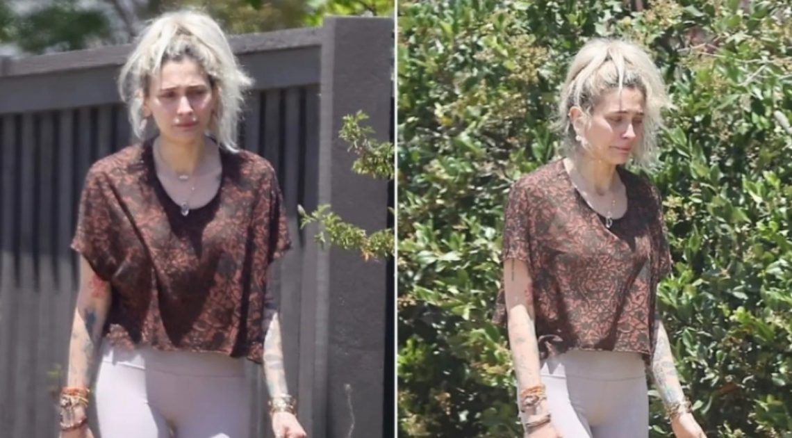 „Dosud nepublikovaná fotka paparazzi odhaluje jinou tvář!“: Dokážete poznat tuto hvězdu?