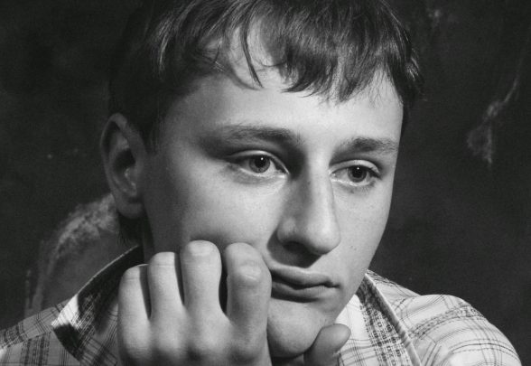 Číšník byl propuštěn za to, že dovolil bezdomovci zůstat v restauraci – ráno se na jeho prahu objevila letenka.