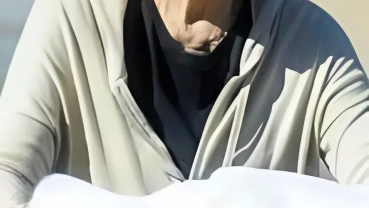 Zhluboka se nadechněte, než dnes uvidíte Lindu Grayovou, které je 84 let.