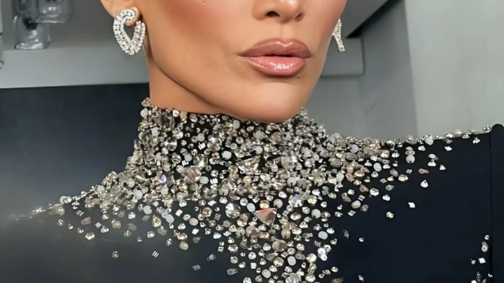 Do svých 25 let porodila tři dcery, byla prostou učitelkou a žila v chudé čtvrti. Jak vypadá 79letá matka Lopezová