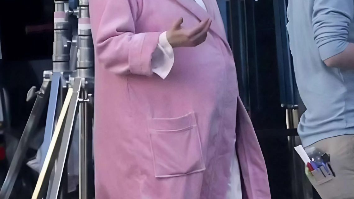 Kdysi byla jednou z ikonických tváří největšího televizního úspěchu, ale dnes ji téměř nepoznáte. Uhodnete, o kterou herečku se jedná?