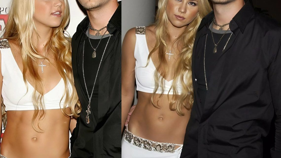 Na rozdíl od jiných slavných rodičů klidně ukázali tvář dítěte a nezakryli ji ani smajlíkem. 44letá Kurniková se stala matkou počtvrté.