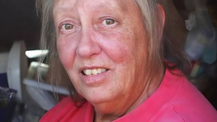 Herejka, která byla módní ikonou 70. let, byla nalezena v psychiatrické léčebně a na nových fotografiích je téměř k nepoznání.