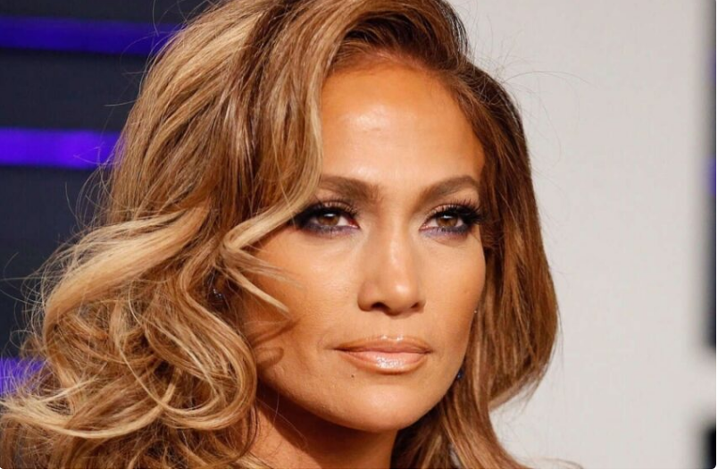 „Máma musí skrývat oči.“ Dcera Lopezové chce být chlapcem.