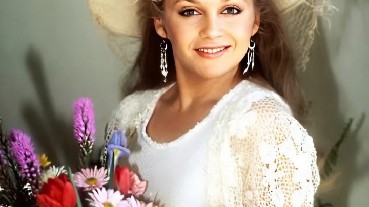 „Vždy pochybovala o své kráse, ale zdobila 500 obálek časopisů“: Dnes je herečce 66 let a stále vzbuzuje obdiv!