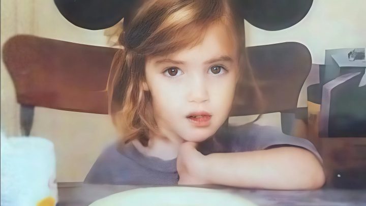 Jedna z nejžhavějších hvězd Hollywoodu opustila své dítě, když mu bylo pouhých 7 měsíců.