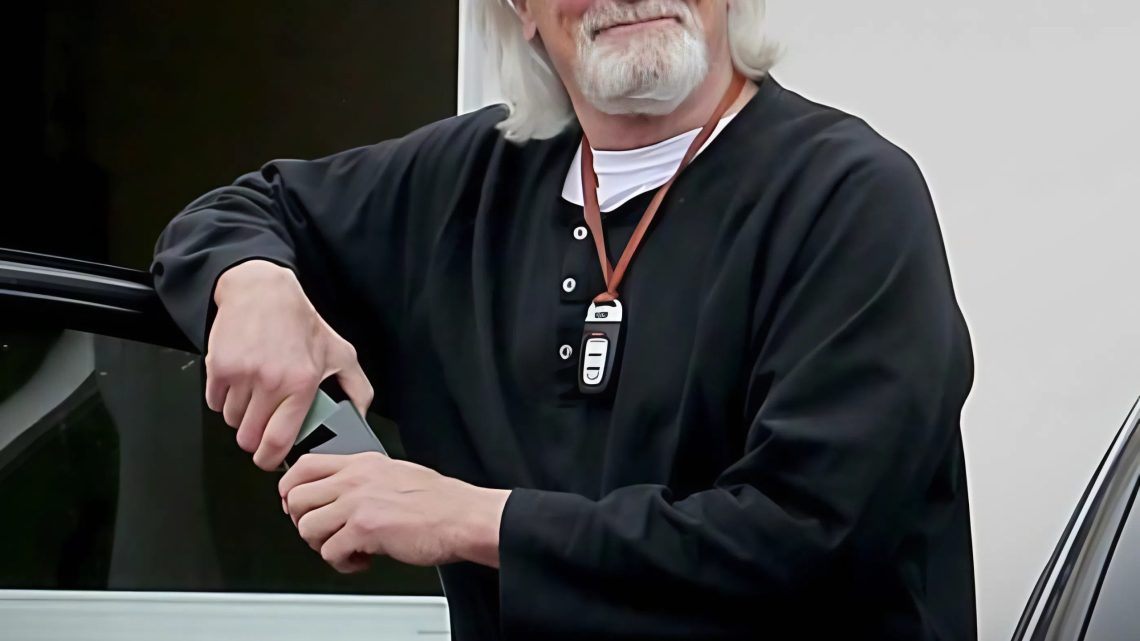 Poznáte ho? Vzácná momentka milované televizní legendy