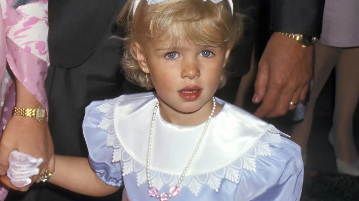 Nucené léky, ztracené dětství — ale dnes ji zná každý