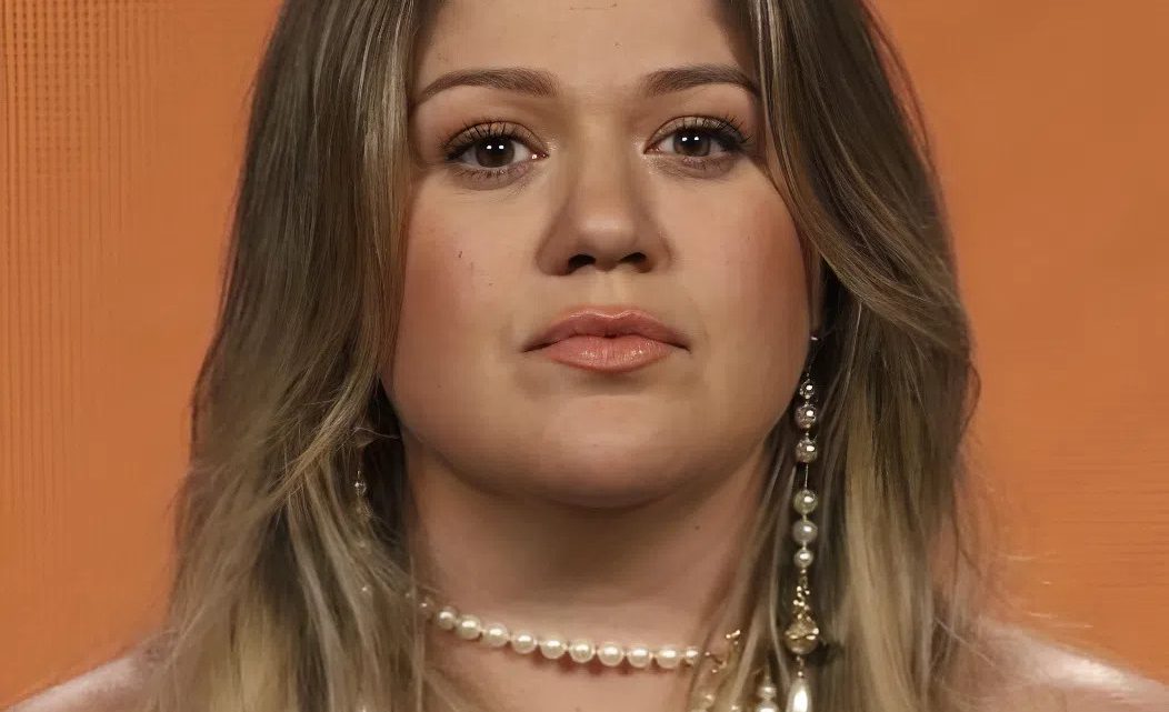 Kelly Clarkson „neváhá dát svým dětem výprask“, pokud se chovají špatně.