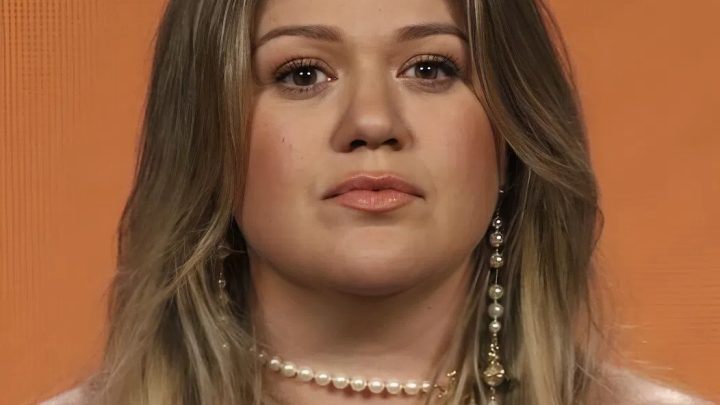 Kelly Clarkson „neváhá dát svým dětem výprask“, pokud se chovají špatně.