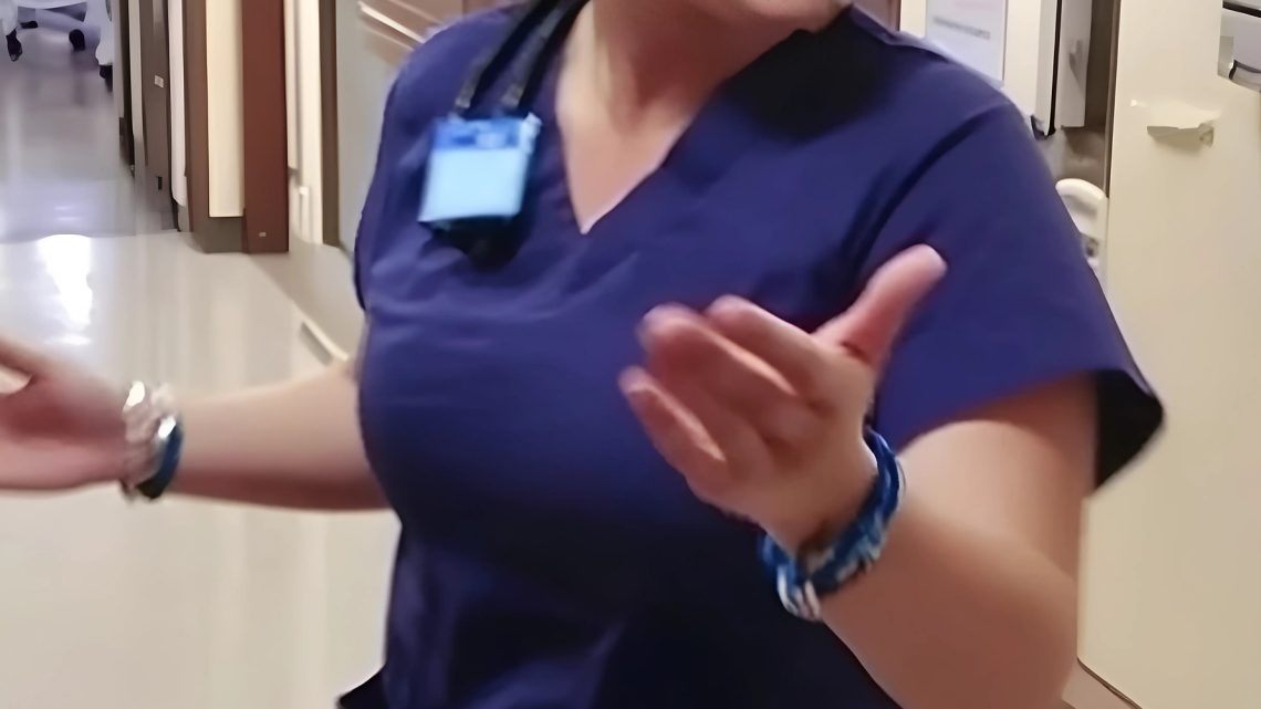 Na zápěstí sestry, která se o mě starala v nemocnici, jsem si všimla svého náramku, který mi před měsícem zmizel.