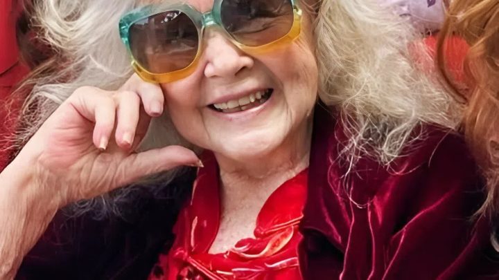 V 86 letech se vrací silnější než kdy dřív!: Fanoušci jsou nadšení z její proměny!