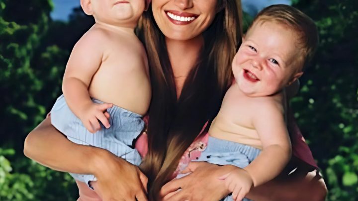 Jane Seymour se chlubí dvojčaty, které porodila ve věku 44 let