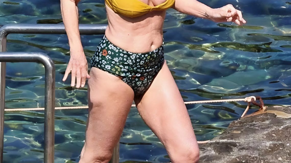 Kdo je to?: Oblíbená hollywoodská herečka byla spatřena během slunečné dovolené a nadchla fanoušky po celém světě!