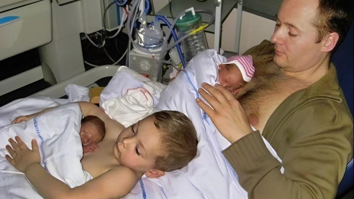 Dojemný vztah otce a předčasně narozených dvojčat si podmanil celý internet. Podívejte se také na tyto roztomilé snímky.