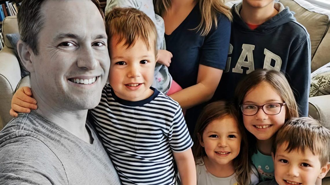 Můj manžel zemřel a zanechal mě se šesti dětmi — pak jsem našla krabici, kterou schoval do matrace našeho syna.