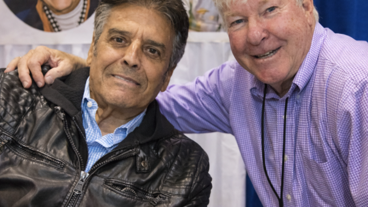 Poznáváte je? Slavná televizní dvojice ze 70. let se znovu setkala a fanoušci zaplavili internet vlnou nostalgie!