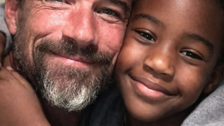 Moje snoubenka se pokusila vyloučit mou dceru z naší svatby – její šokující přiznání mě přimělo svatbu okamžitě zrušit