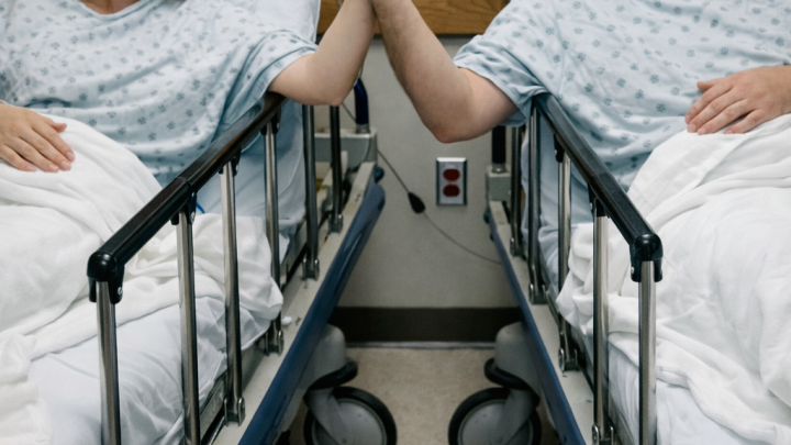 Poté, co jsem manželovi darovala ledvinu, jsem zjistila, že mě podváděl s mou sestrou – a tehdy se projevila karma