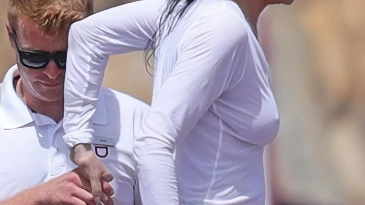 „Sher se objevila na jachtě“: rozporuplné reakce na její přirozený vzhled