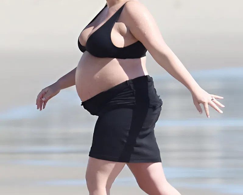Hvězda reality show překvapuje fanoušky na pláži v těhotenském stavu, až ji nepoznávají! Poznáváte ji?