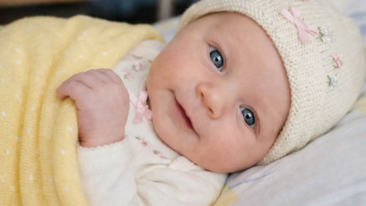 Naše náhradní matka porodila naše dítě – když ji můj manžel poprvé koupal, vykřikl: „Tohle dítě si nemůžeme nechat.“